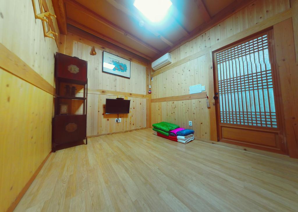 Hanok Guesthouse Jangsoo Чонджу Номер фото