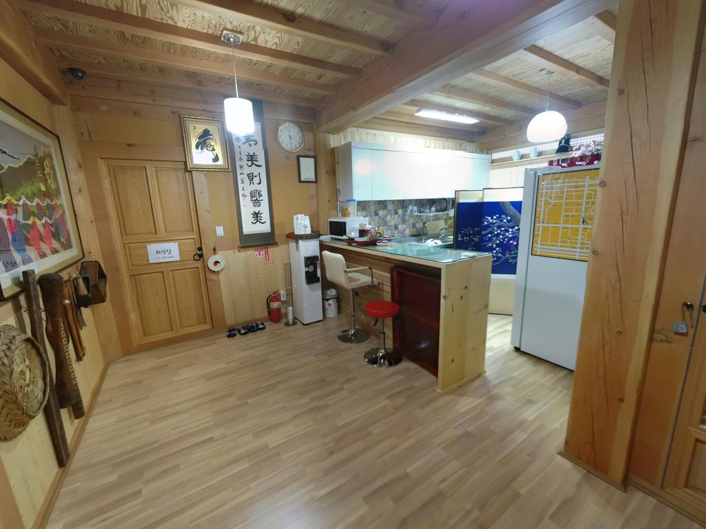 Hanok Guesthouse Jangsoo Чонджу Экстерьер фото